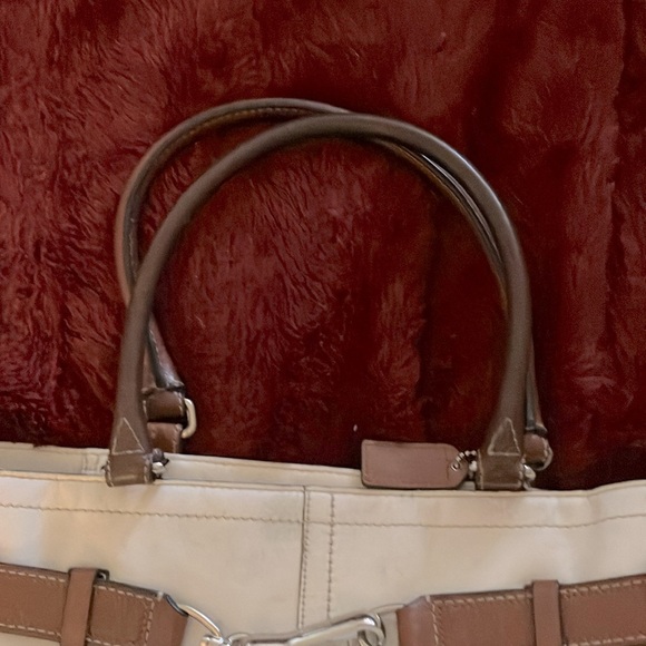 Coach Hampton White & Brown Leather Bag - Picture 7 of 7